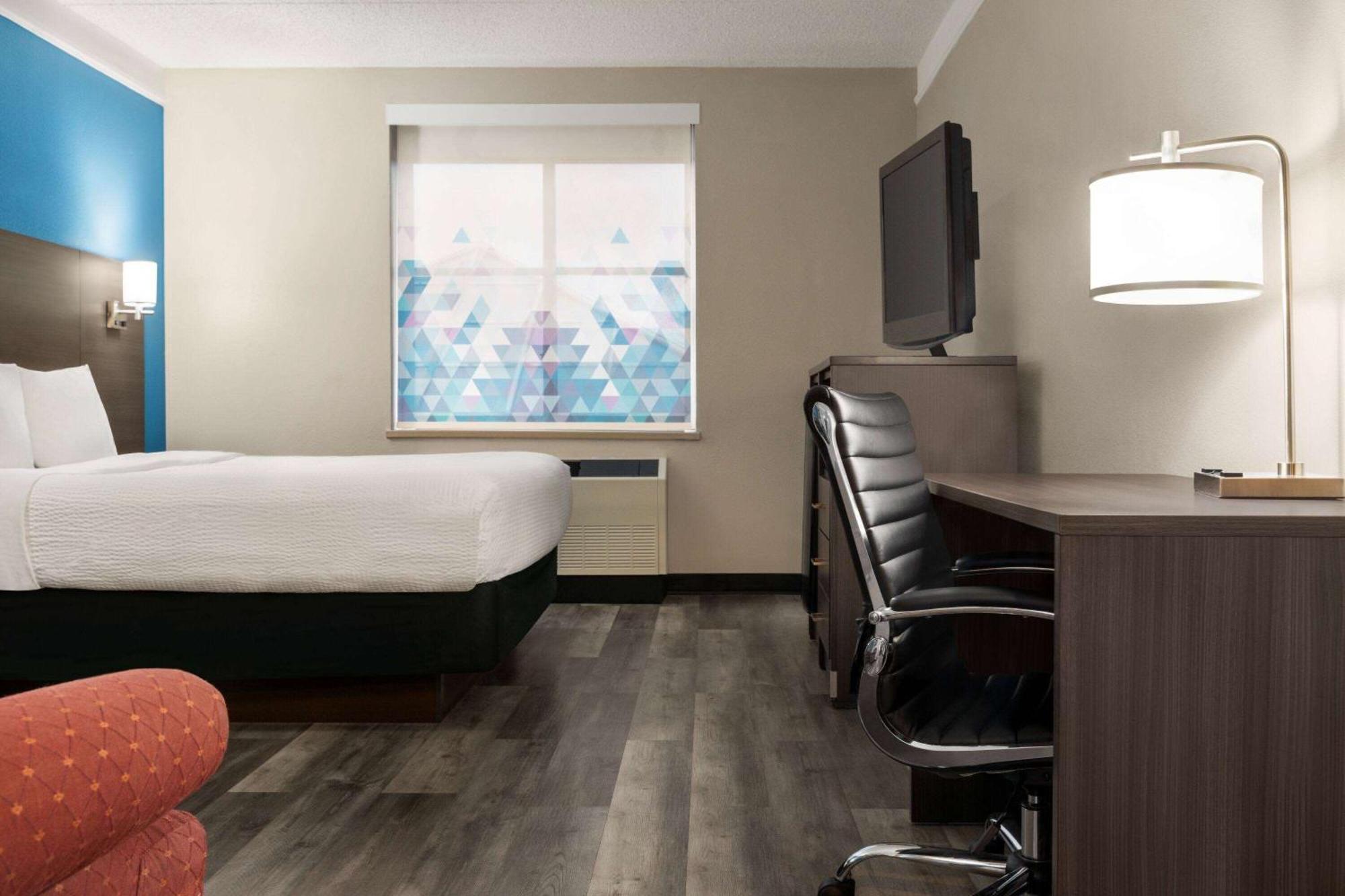 La Quinta By Wyndham American Center Hotel 3*
