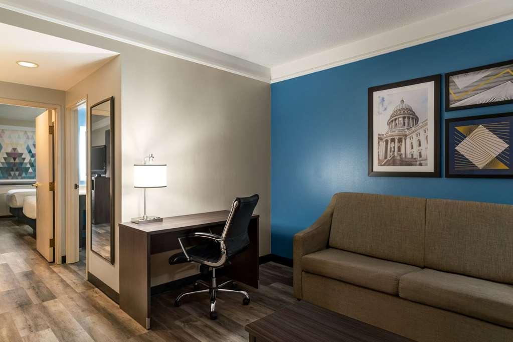 La Quinta By Wyndham American Center 3*