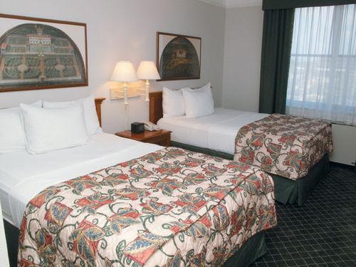 Hotel La Quinta By Wyndham American Center Madison